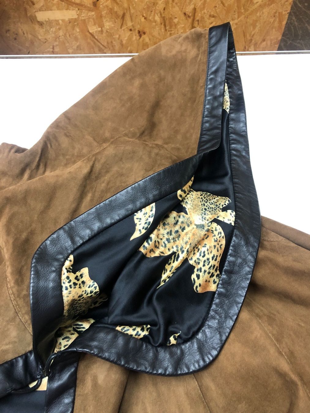 Cappotti: Wild-Ledermantel Vintage mit Tasche Gr.42 – Usato da Brunnen venduto da Allerwaren 6