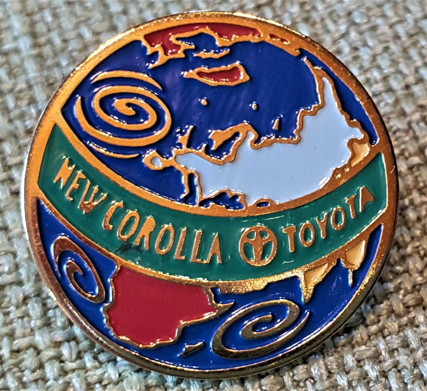 Spille: B573 - Pin New Corolla Toyota Logo – Usato da Reinach BL venduto da Boston-Verkauf