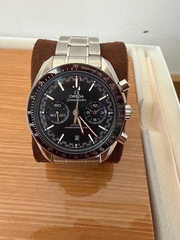 Omega Montres: Omega Speedmaster – D'occasion à Dübendorf par schakalanze