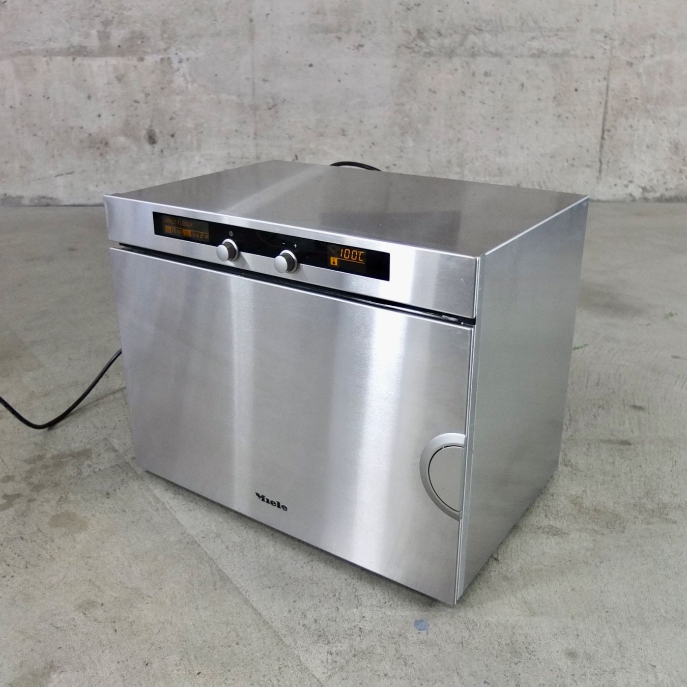 Miele Elettrodomestici da cucina: Miele Dampfgarer DG 2351 EDST/R01 – Usato da Basel venduto da Brocki-auf-dem-Wolf 1