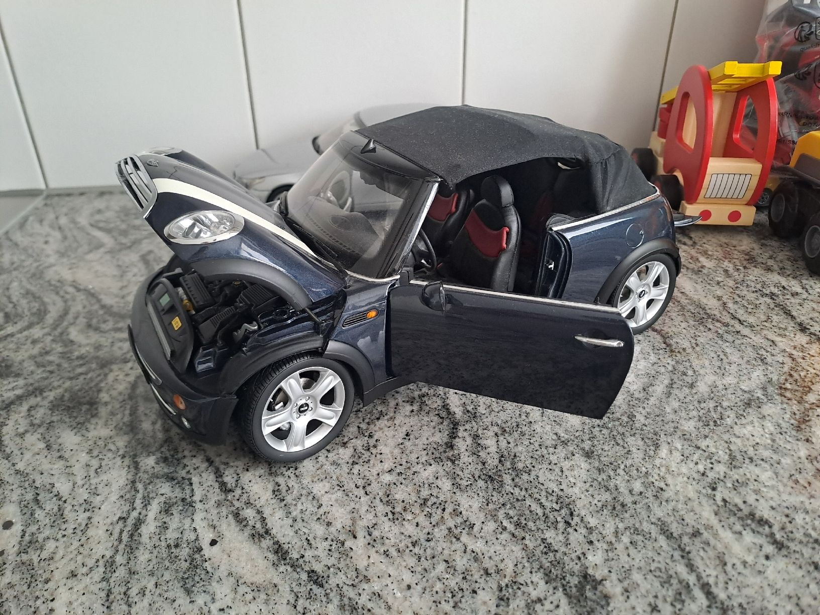 Spielzeuge: Konvolut Spielzeugautos div. Marken – Gebraucht aus Rickenbach LU von bishiida 6