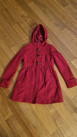 roter Kaputzen-Wollmantel aus recycleter Wolle Gr. 36