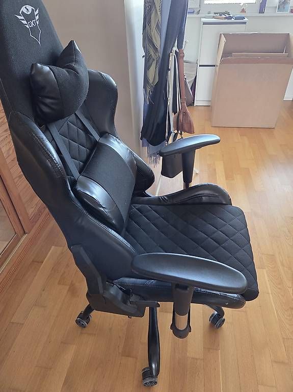 Stühle: Trust gxt resto gaming chair – Gebraucht aus Zürich von cic_k8rg 3