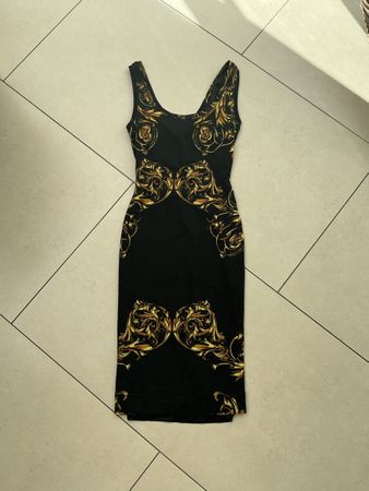 Versace Kleid schwarz gold Muster ärmellos