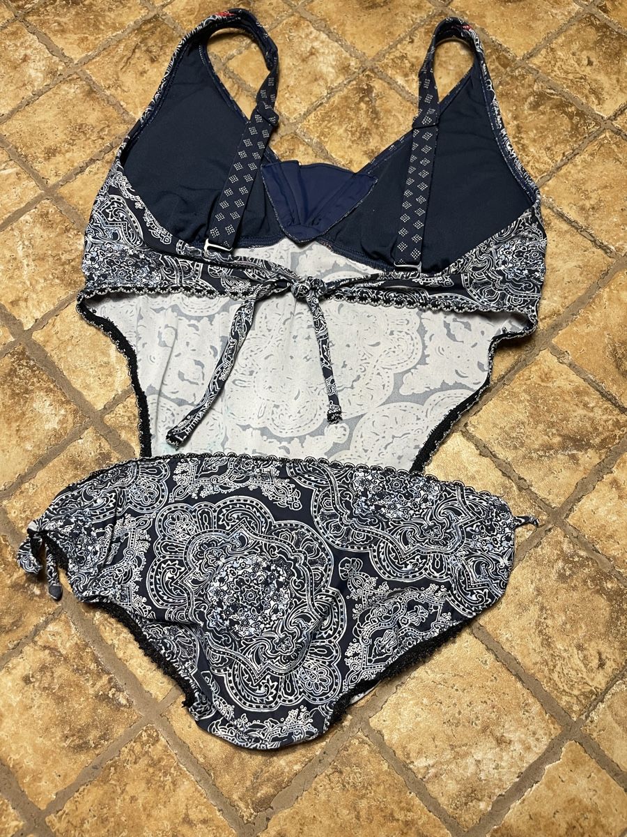 Costumi da bagno & Bikini: Costume da bagno intero chic e elegante-TgM/L – Usato da Gordevio venduto da LanaZimm 8