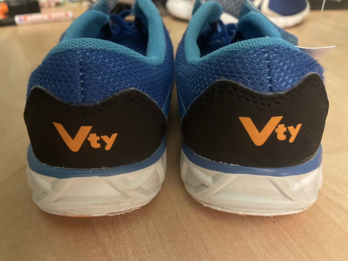Scarpe per ragazzi: Leichte Blaue Vty Kinder Turnschuhe, Gr.33 – Usato da Obergerlafingen venduto da cabo4 3
