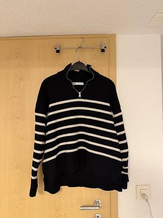 Zara Pullover mit Streifen