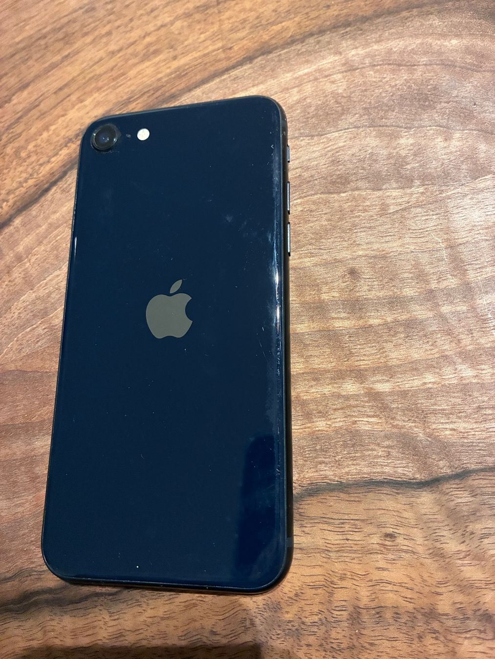 Apple Telefoni cellulari / Smartphones: iPhone SE – Usato da Jona venduto da Brigitte84 2