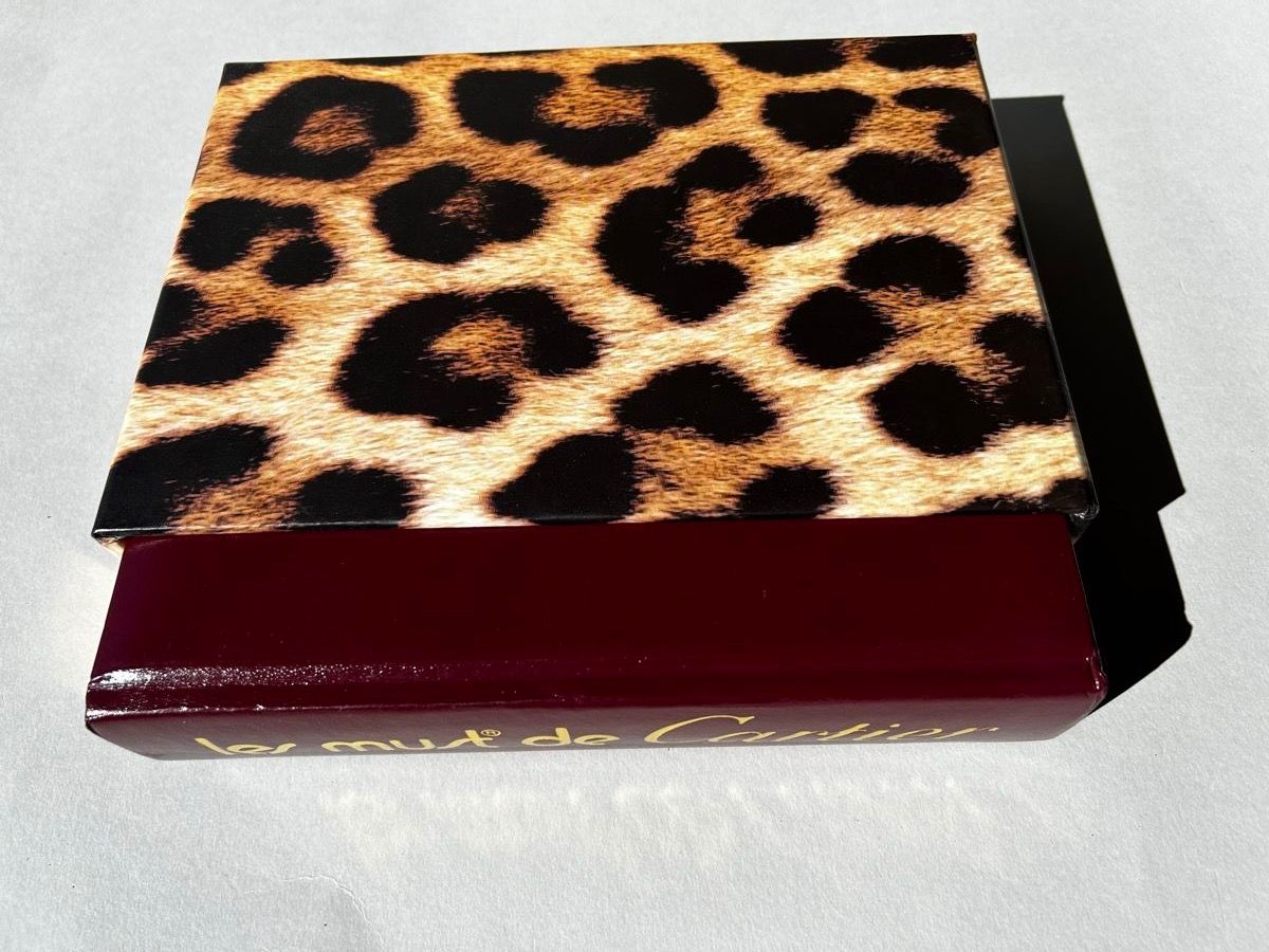 Libri: LES must de CARTIER. assouline 2002 – Nuovo (secondo la descrizione) da Zürich venduto da Coffeetable88 8