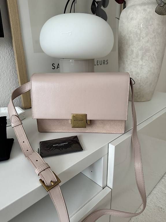 Borse da donna: Tasche SAINT LAURENT Bellechasse – Usato da Bürglen UR venduto da VKorchynskyi