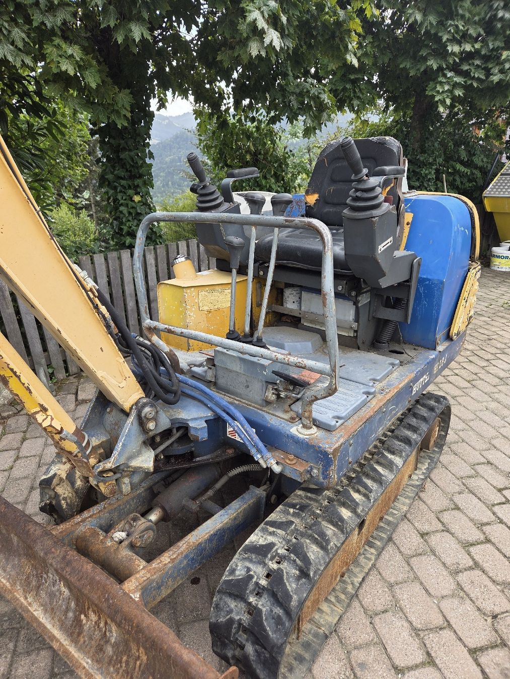 Hutter Escavatori: Hutter Bagger gelb gebraucht mit 2 Schaufeln – Usato da oberschrot venduto da Jan_k2001 1