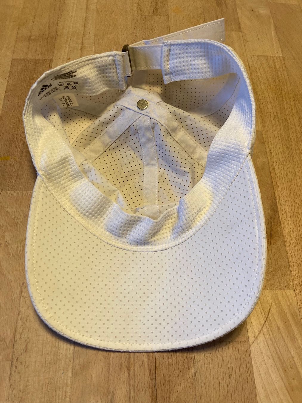 Adidas Copricapi, berretti & cappellini: 20212 Adidas Cap 6-Panel Mesh Climacool – Usato da Zürich venduto da le_souk 4