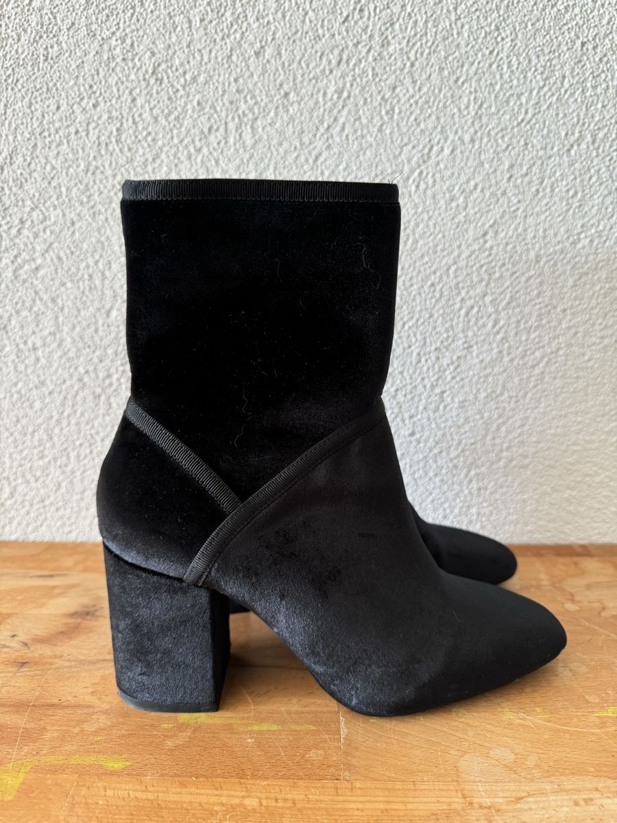 Massimo Dutti Scarpe da donna: Massimo Dutti Stiefel aus Samt Grösse 37 – Usato da Zollikon venduto da bailey_i