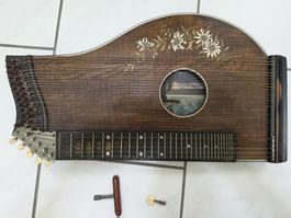 Liebhaberstück: Antike Zither ca. Anf. 20. Jahrhundert