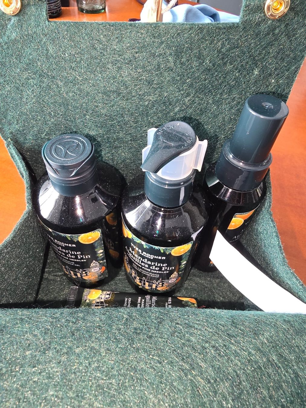 Yves Rocher Altro per la cura del corpo: ENSEMBLE DE SOINS YVES ROCHER NEUF – Nuovo e nell'imballaggio originale da CORGEMONT venduto da hoodoo2007 1