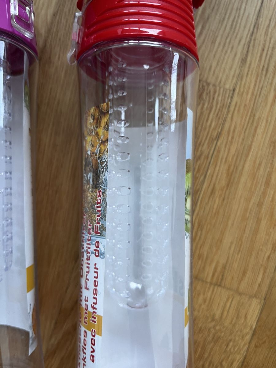 Trinkflaschen & Thermosflaschen: 2x Trinklasche mit Obstfilter (700ml) – Neu und originalverpackt aus Zürich von a.b.2025 1