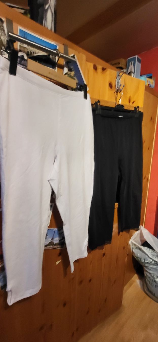 Leggings: Damen Caprileggings 2 Stk. 44/46 – D'occasion à Schweizersholz par fuchs06