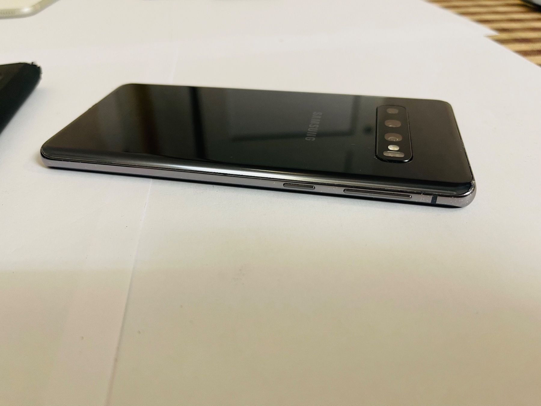 Samsung Telefoni cellulari / Smartphones: Samsung Galaxy S10 128GB Dual Sim – Usato da Luzern venduto da Waince786 4