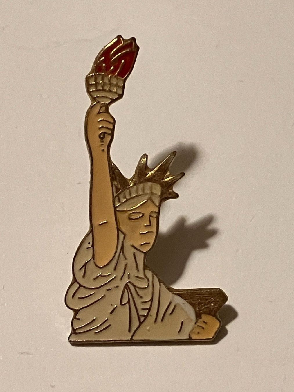 Placchette & Badge: 1 Pin Freiheits Statue – Usato da Basel venduto da djwwpp