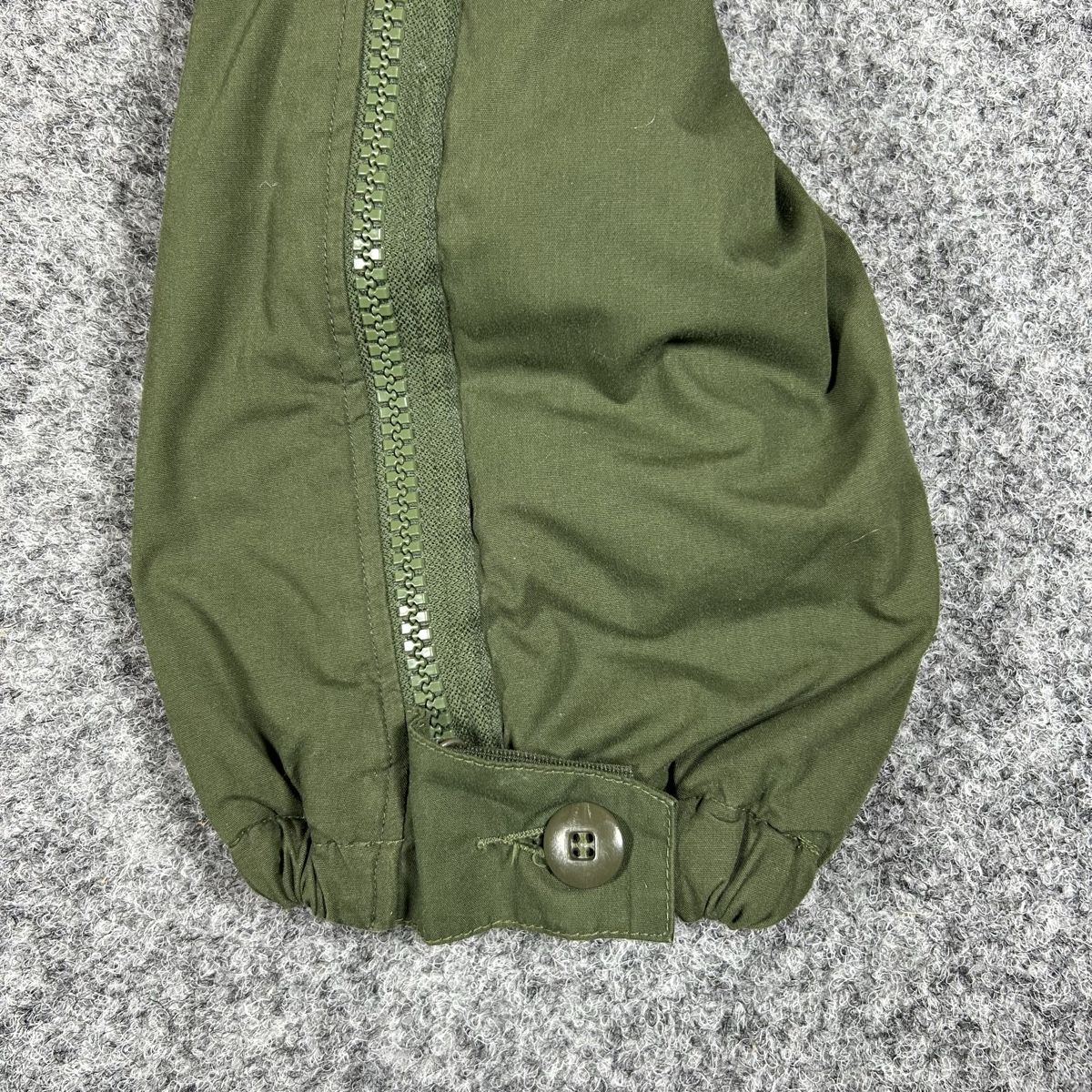 Pantaloni: Military pants – Usato da La Sagne NE venduto da Matlasape 2