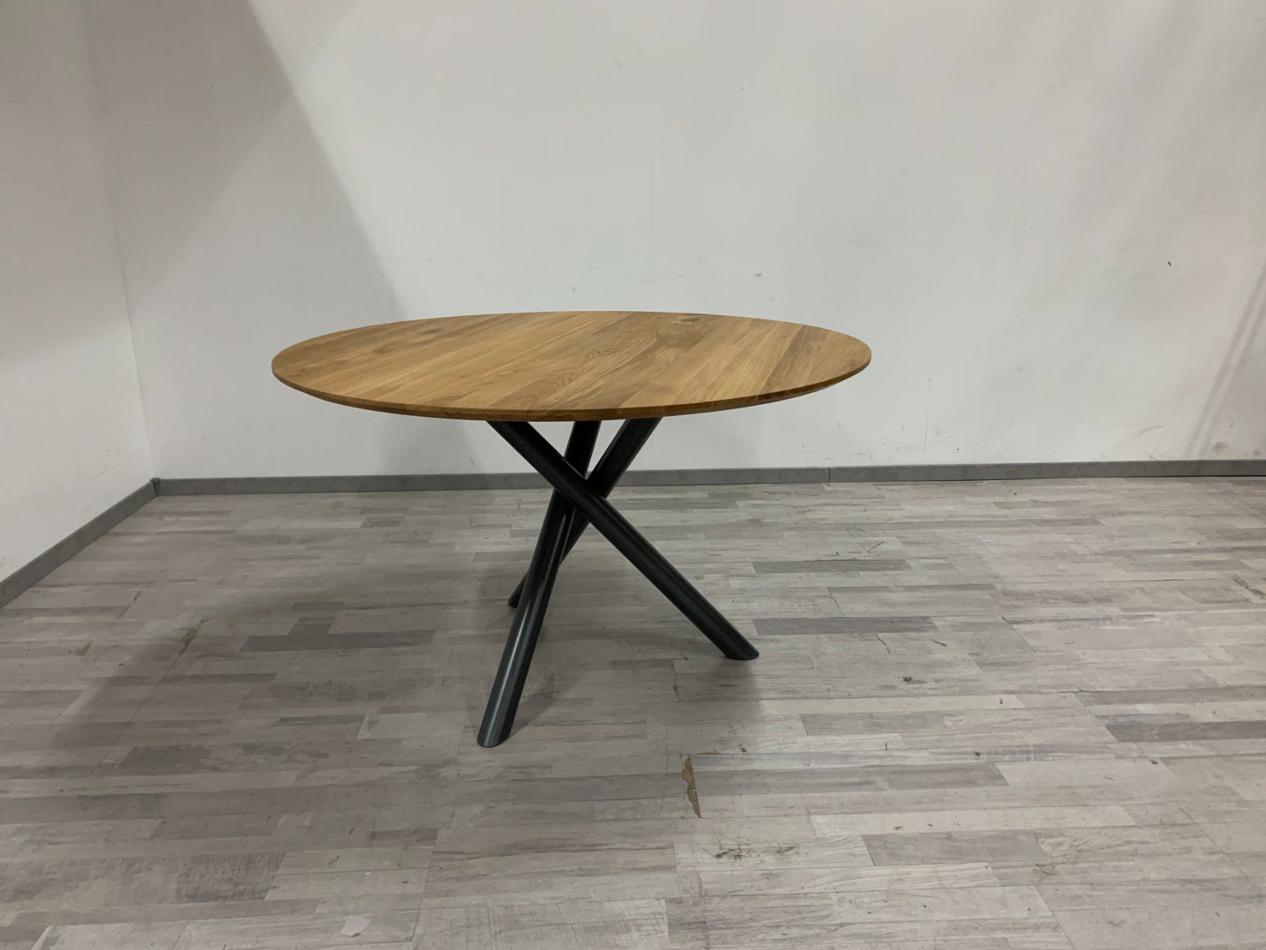Tische: Runder Esstisch / Eiche, massiv / Durchmesser 120 cm – Neu (gemäss Beschreibung) aus Zürich von  1
