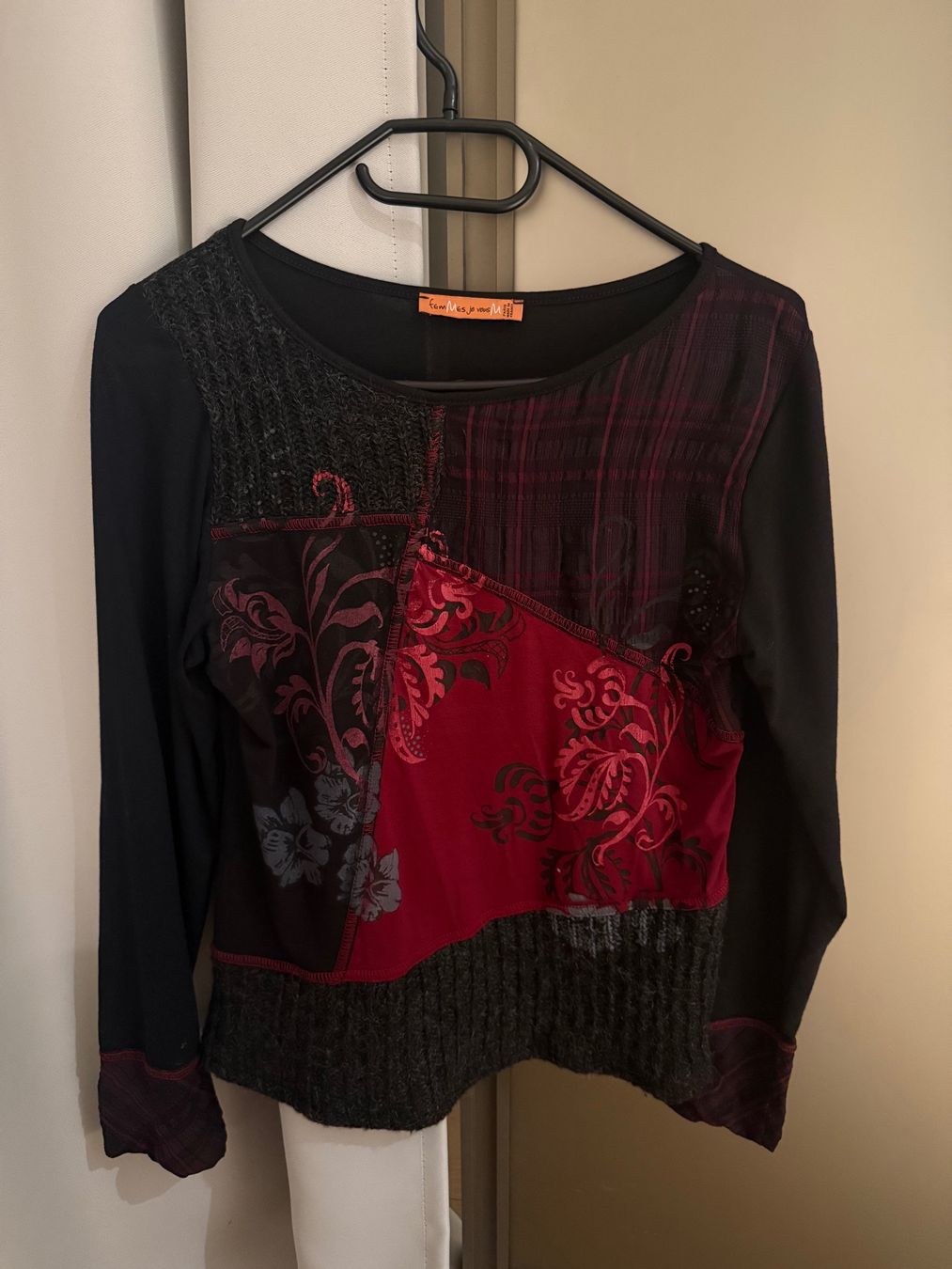 Maglioni & Felpe: Pull sombre Sauvage – Usato da Vandoeuvres venduto da iga_zzg6