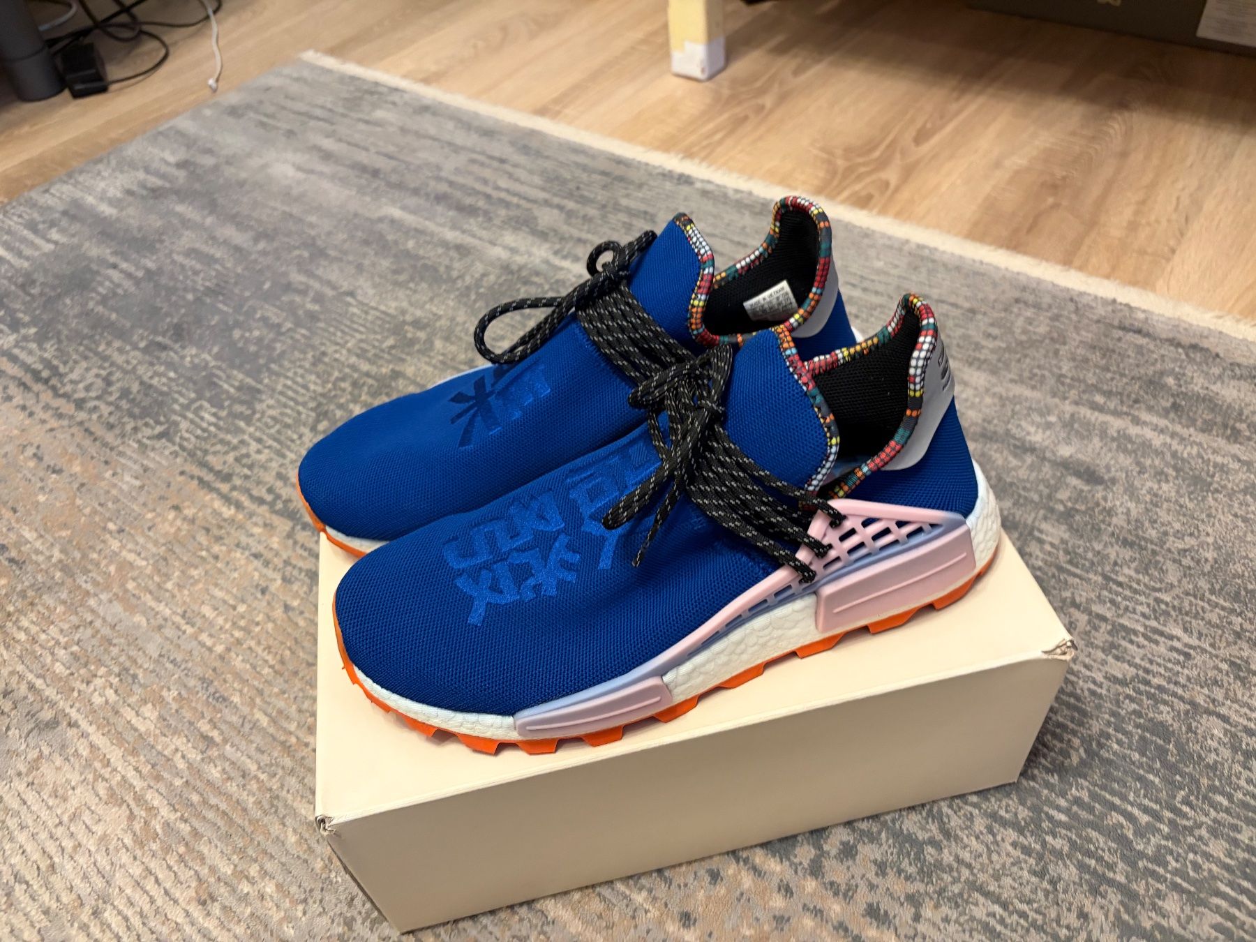 Adidas Herrenschuhe: NMD Pharrell Williams blue size 44 Eu – Gebraucht aus Lausanne von san_9d2j