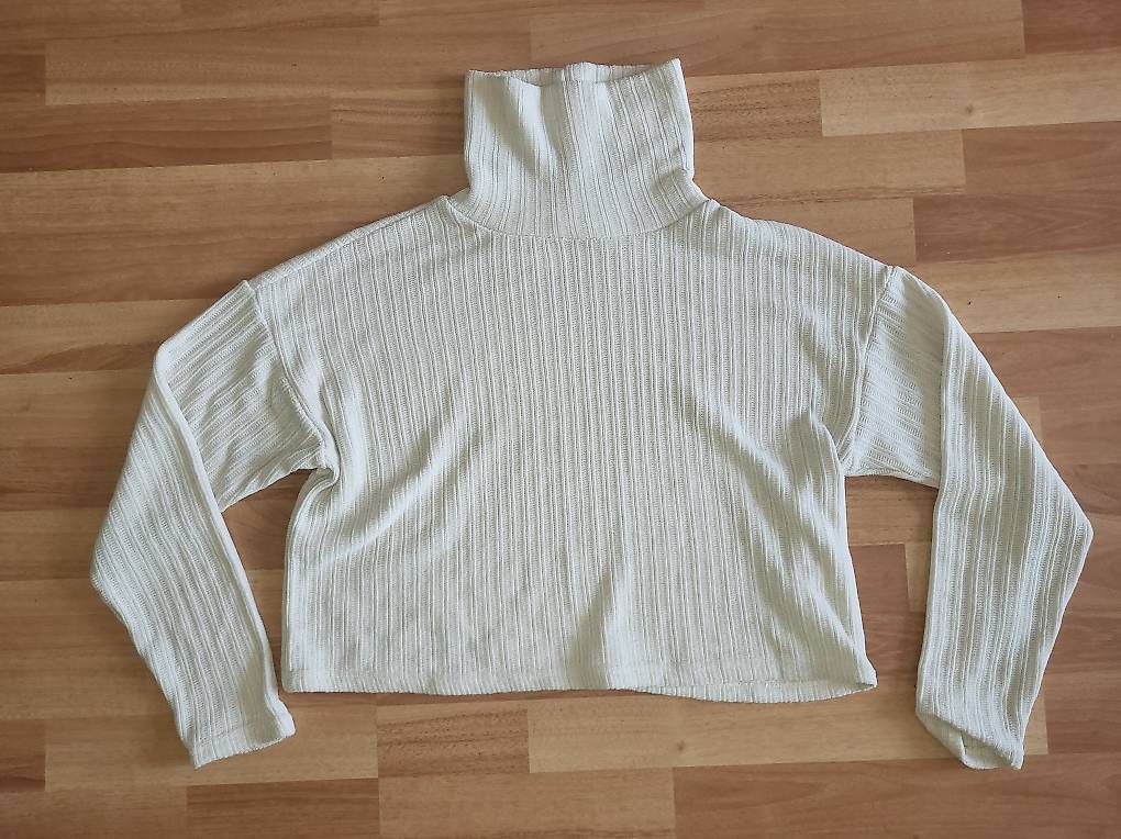 Maglioni & Felpe: Stradivarius Rollkragenpullover (bauchfrei) Grösse M – Usato da Pfungen venduto da meierda89
