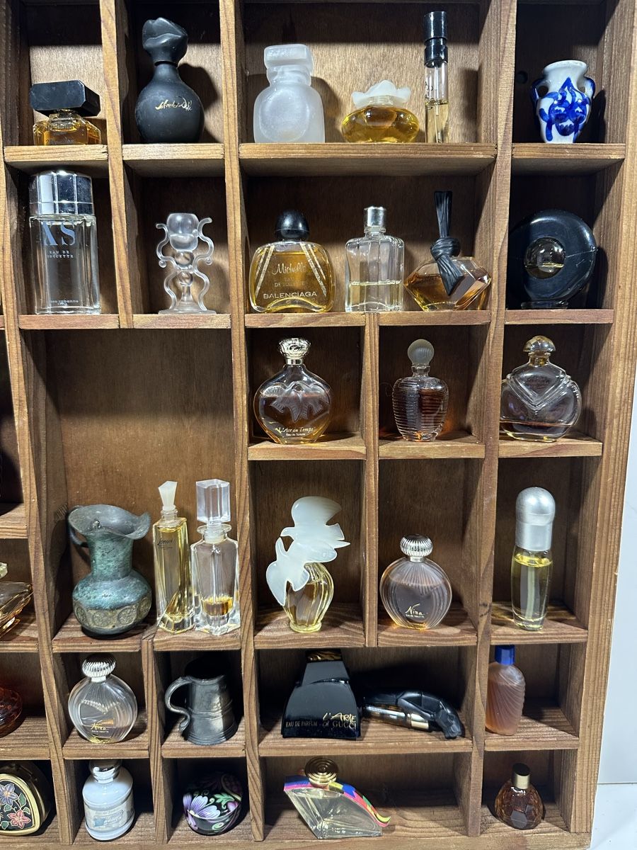Profumi & Eau de Toilette: Collection de parfums miniatures anciens – Usato da Bellevue venduto da bordeaux075cl 6