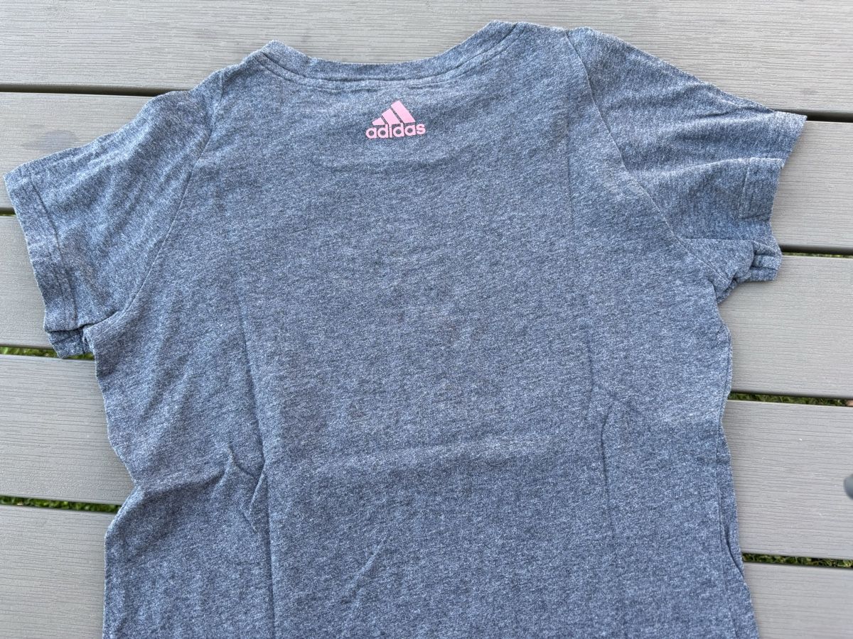 Adidas T-shirts: Adidas Tshirt M – D'occasion à Kesswil par Branca-01 3