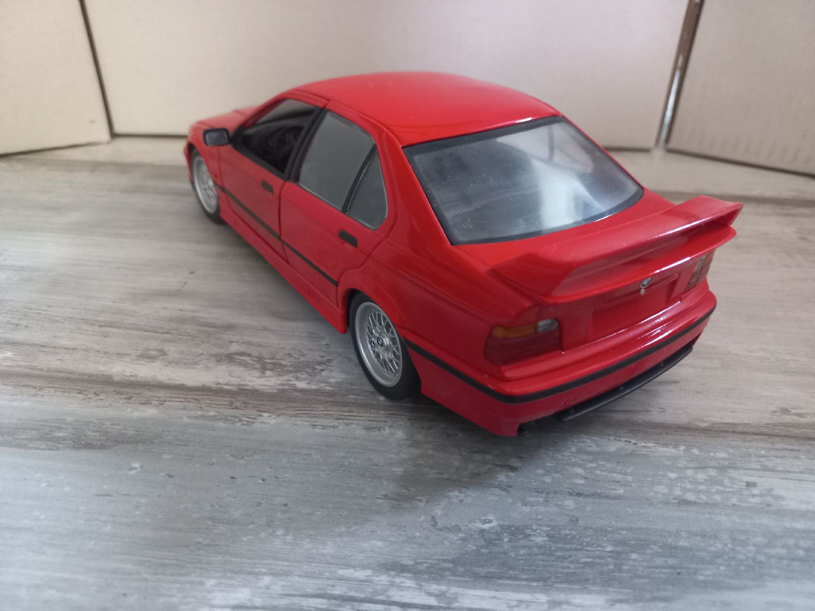 BMW Modellini d'auto: BMW série 3 1/18 UT – Usato da Attalens venduto da remy_s00 2