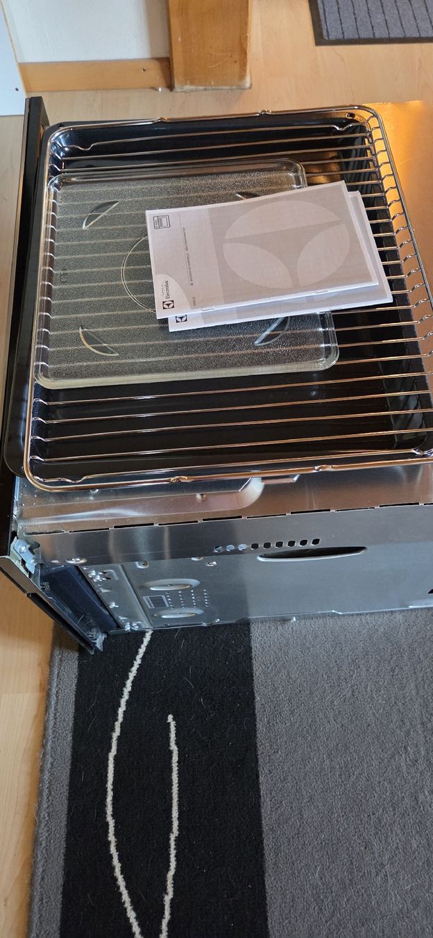 Electrolux Forni: Electrolux Einbau Backofen mit Mikrowelle Euro EB4SL90CN – Usato da Zezikon venduto da Albula390 4