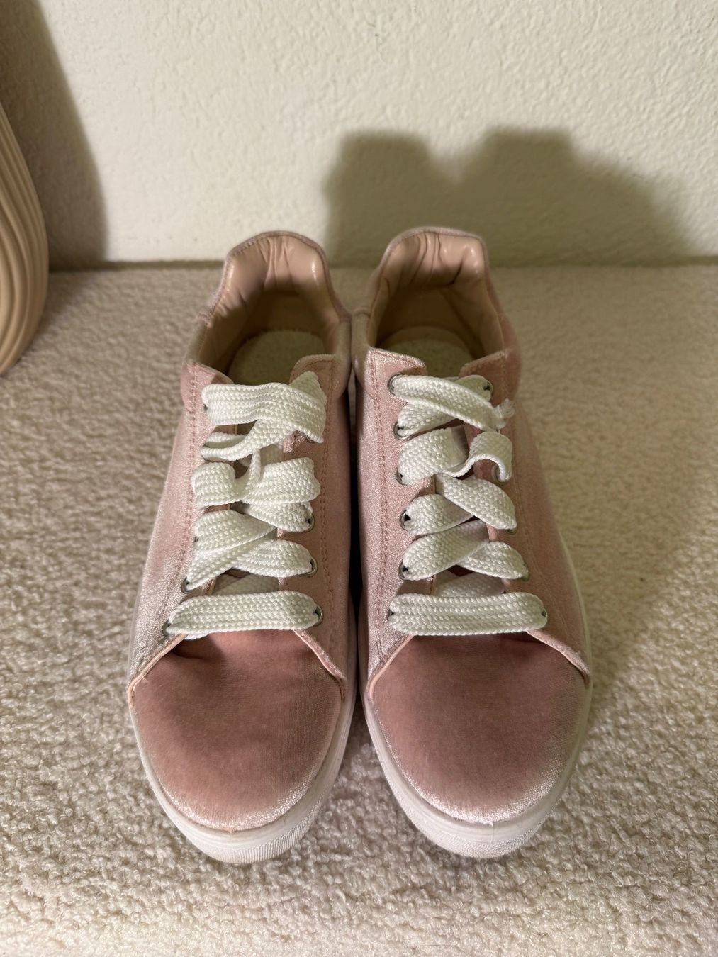 Scarpe da donna: Rosa Samt Sneaker Plateau Schuhe Grösse 37 – Usato da Untersiggenthal venduto da ClaudiaVotta 1