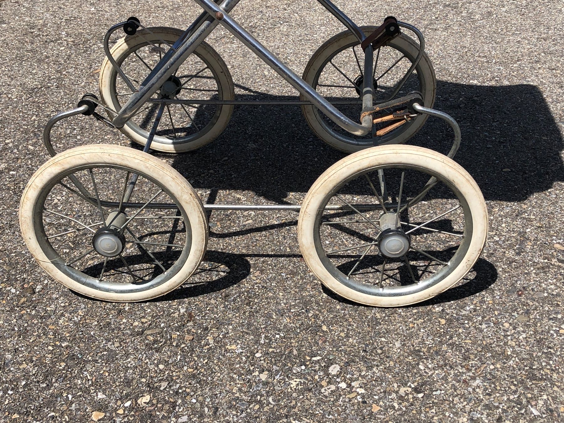 Carrozzine per bambole: Antiker Puppenwagen – Usato da Grub AR venduto da biene188 4