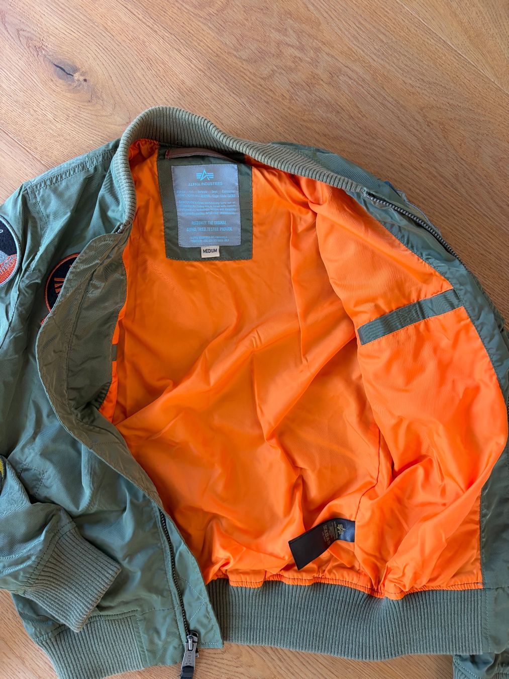 Alpha Industries Giacche: Alpha Industries Bomber Jacke – Nuovo (secondo la descrizione) da Volketswil venduto da las_yx59 2