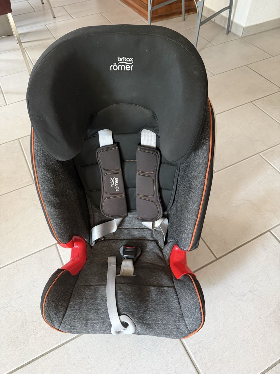 Britax Römer Seggiolini per auto: Britax Römer Advansafix, 9-36 kg – Usato da Aarau Rohr venduto da Birdie03