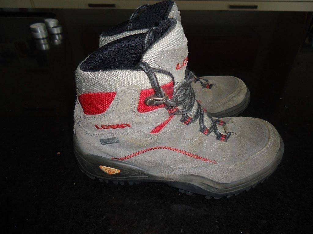 Lowa Scarpe da uomo: Lowa Core Tex Wanderschuhe in Grösse 32 – Usato da Wohlen AG venduto da Michi761 2