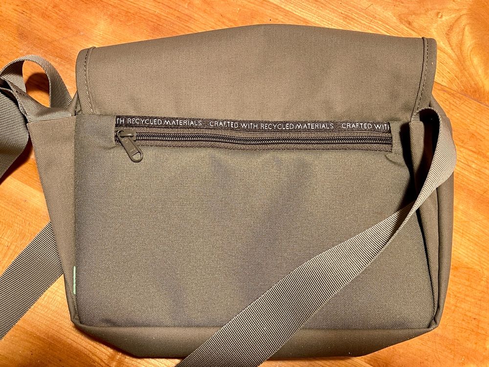 Praktische Vaude Schulter-Tasche 6L armygrün, wie neu (Neu