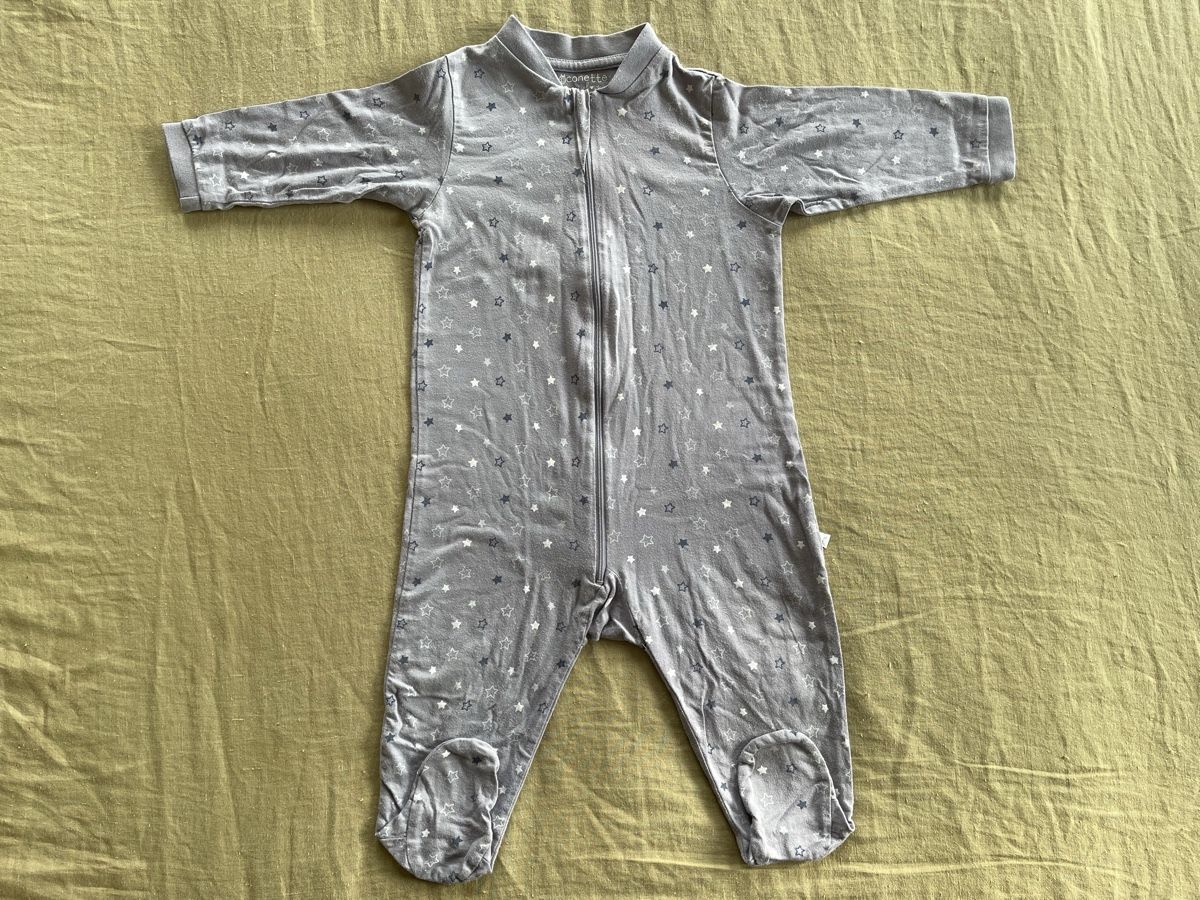 Pyjamas: Pyjama Gr. 74/80 mit Sternen Muster – D'occasion à Hirzel par carta9