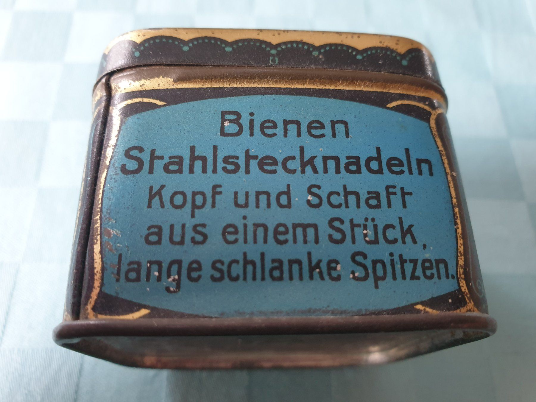 Barattoli: Vintage Blechdose Dose Bienen Stecknadeln – Usato da Mörschwil venduto da spirspi 3