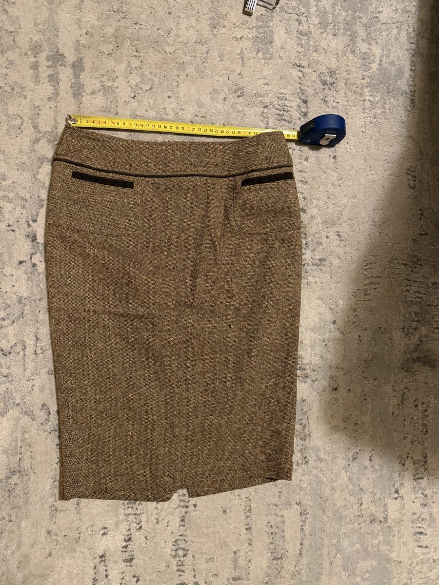 Dolce & Gabbana Gonne: D&G Wool Skirt - Elegant Designer Style – Usato da Zürich venduto da kas_g26m 2