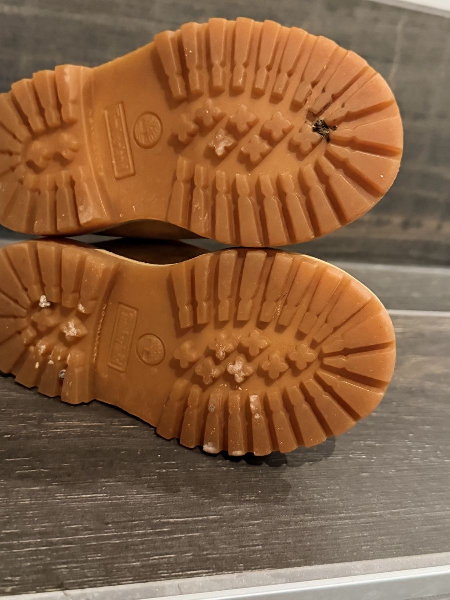 Timberland Scarpe per ragazzi: Scarponcino Timberland 22 – Usato da Sigirino venduto da RamonaLamboo 2