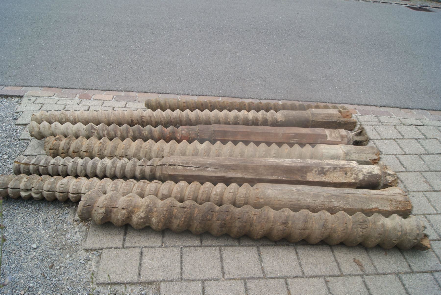 Articoli in legno: Holzstelen – Usato da Schafisheim venduto da ds.roth