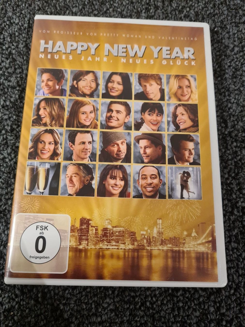 Alle DVDs: HAPPY NEW YEAR(9238) – Gebraucht aus Ruswil von M71