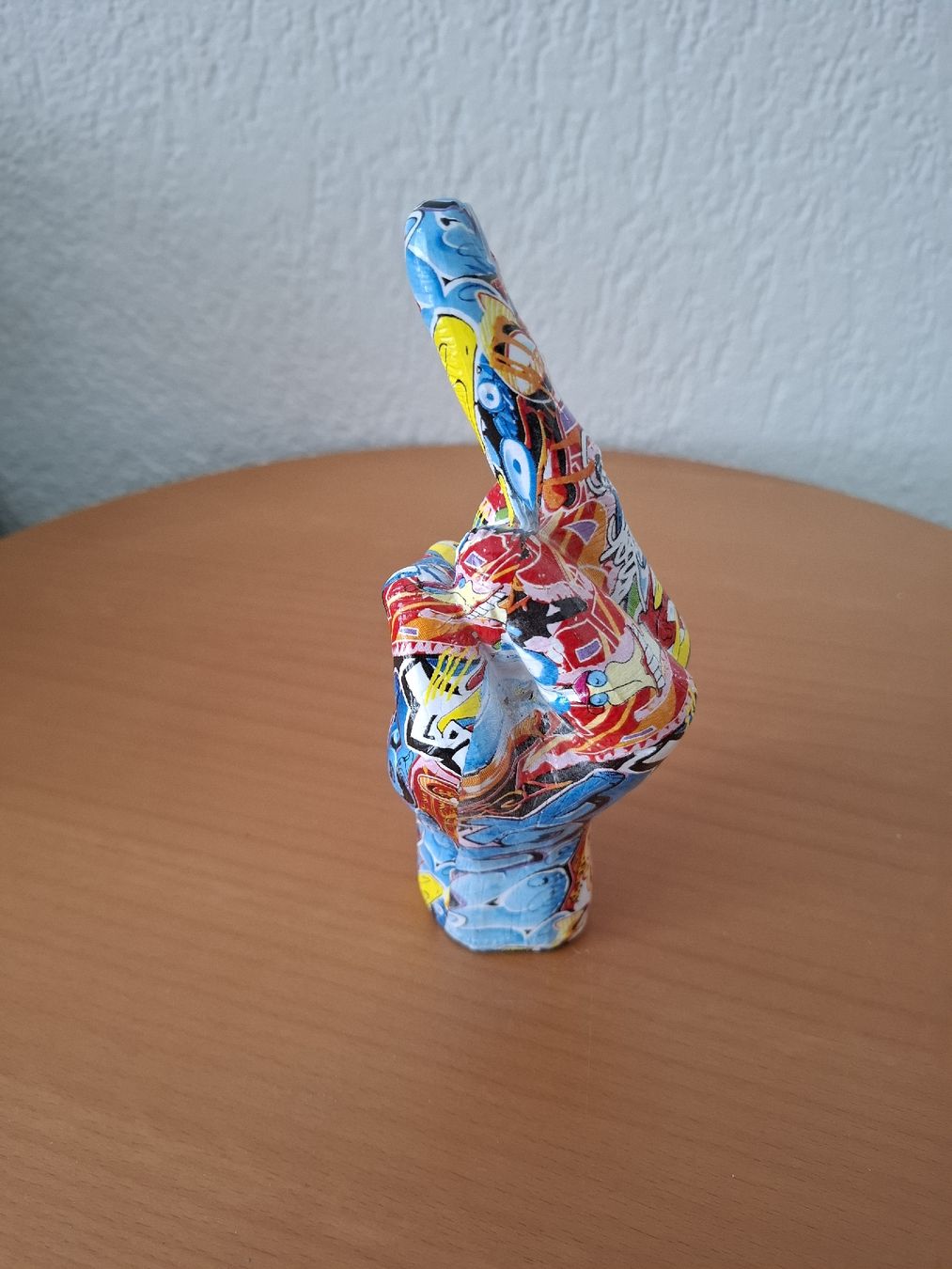 Statuette: Figur Finger Skulptur – Nuovo e nell'imballaggio originale da Münchenbuchsee venduto da Cori1968 1