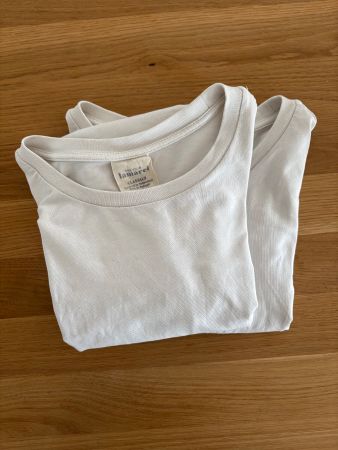 Zwei lamarel Basic T-Shirts in weiss - Gr. XS/S