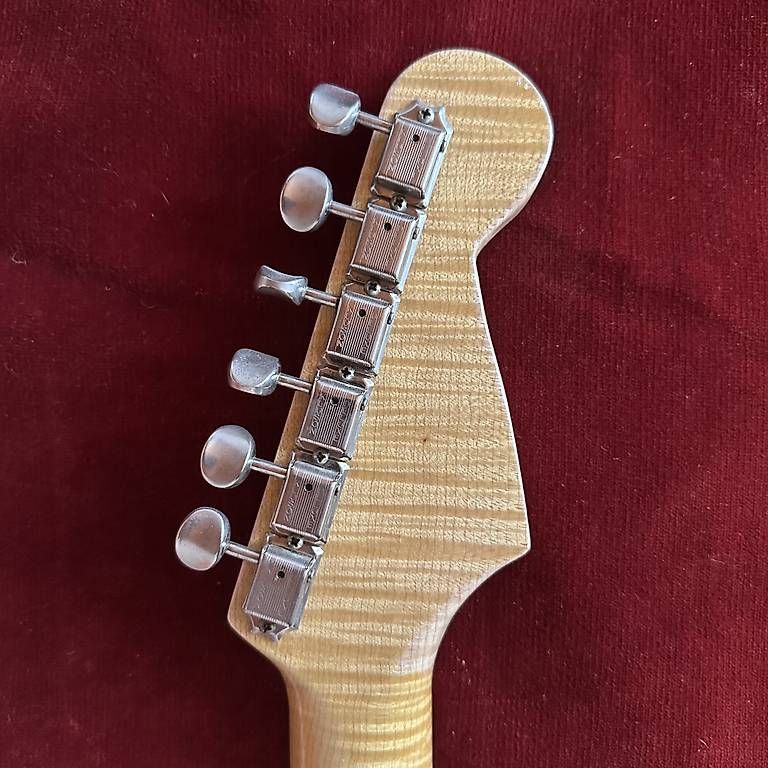 Strumenti musicali: Fender Kluson De Luxe 1964 Gaucher – Usato da Carouge GE venduto da Domblo
