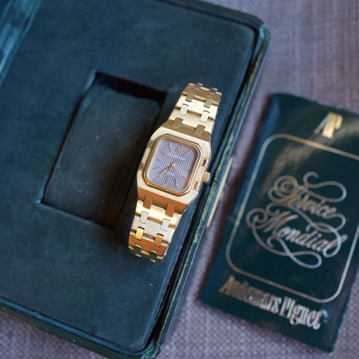 Audemars Piguet Uhren: Audemars Piguet Royal Oak 18k  – Gebraucht aus Genève von SpeedyTuesday 1