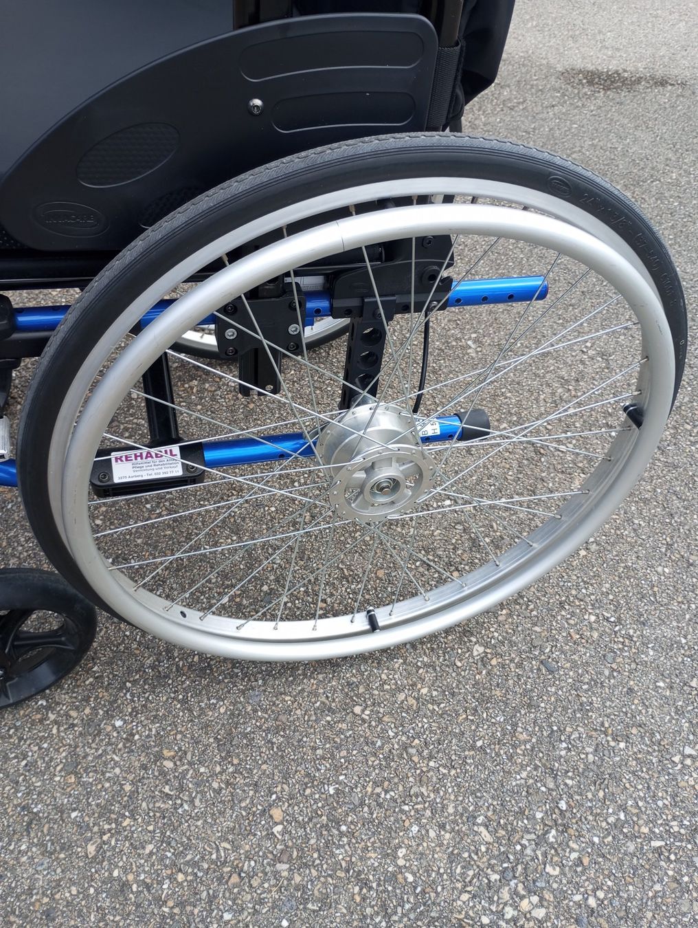 Sedie a rotelle: Rollstuhl / fauteuil roulant – Usato da Fontaines NE venduto da waterfoot 5