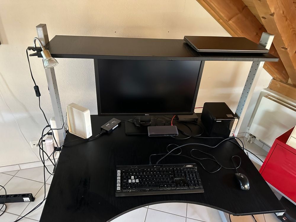 Ikea Bureaux: Computer Desk. Ideal for Students or Homeworking – D'occasion à Kloten par ber_6fgk 2